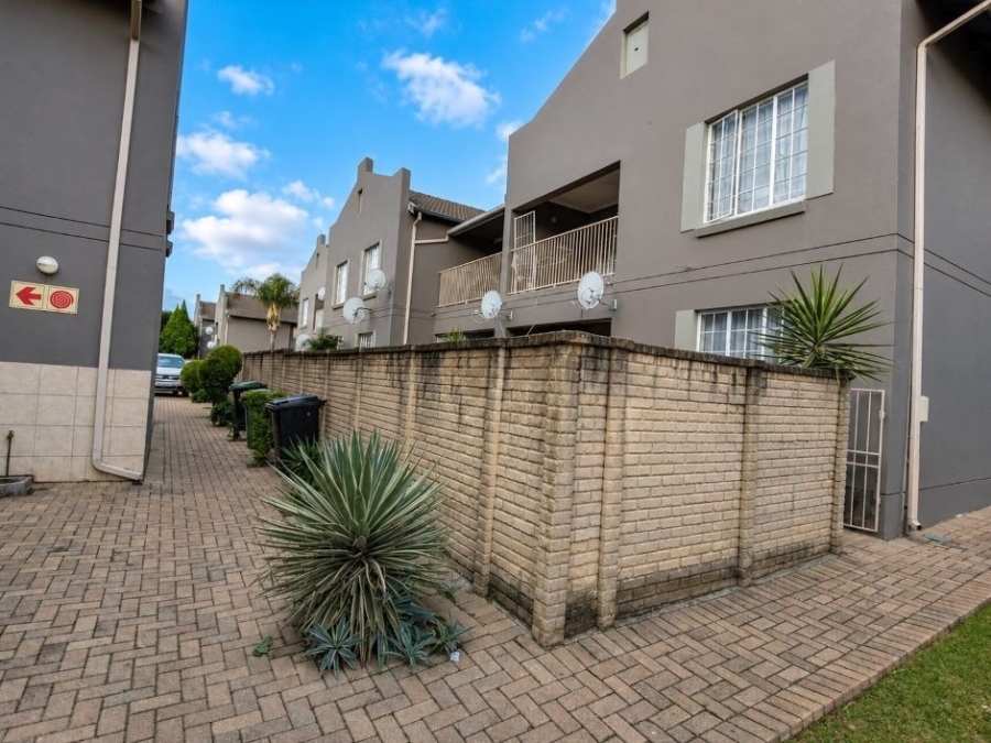2 Bedroom Property for Sale in Waterval East North West